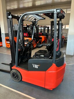 Tříkolový vysokozdvižný vozík Toyota, 1500kg, 3,3m - 3