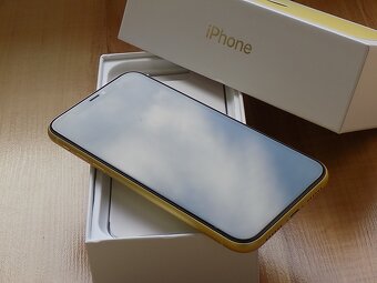 APPLE iPhone 11 64GB Yellow - ZÁRUKA - TOP STAV - 3