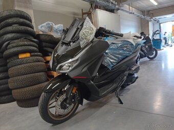 HONDA FORZA 125i SPECIAL EDITION SMART BOX 2025 - 3