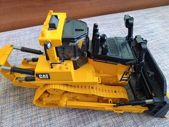 Bruder velký buldozer Cat - 3