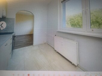 Prodej bytu 3+1, 68 m², Maletín - 3