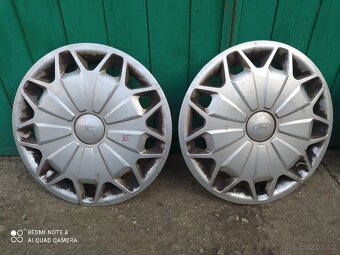 Poklice Ford R15 - 3