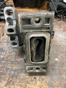 Uložení motoru Octavia 1 / golf 4 - 3