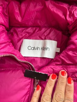 Calvin Klein péřová bunda - 3