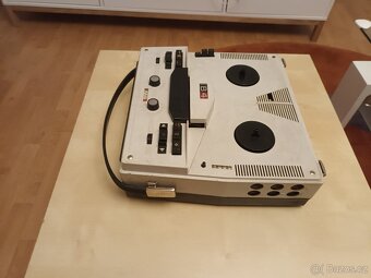 Magnetofon Tesla B4 - 3