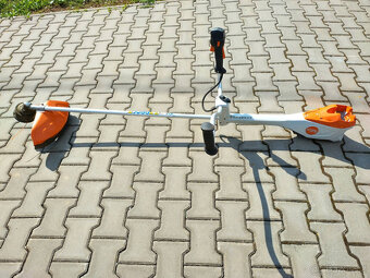 Akumulátorový vyžínač / křovinořez Stihl FSA 135 - 3