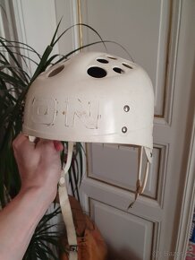 Retro hokejová helma OKULA - 3