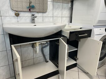 Prodam koupelnovy nabytek i s umyvadlem - 3