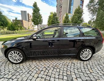 VOLVO 2.0D3 110KW 5VÁLEC MANUÁL KUŽE-XENON-NAVI-VYHŘEV - 3