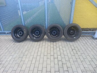 Prodám kola s pneu na Mercedes Vito - 3