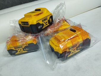 Nové Aku baterie DEWALT XR Li-Ion 18V 5Ah DCB184 - 3