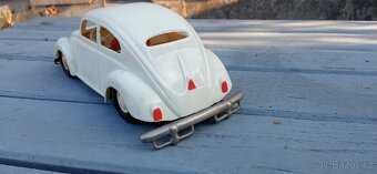 Volkswagen Beetle stará hračka - 3