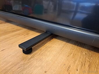 100" bílé Elite Screens F100NWH - 3