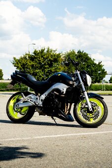 Suzuki GSR 600 - 3