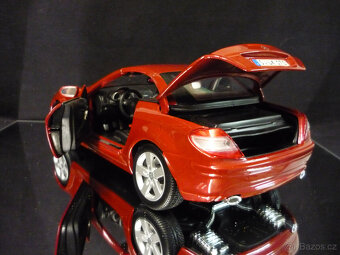 Mercedes Benz SLK Maisto 1/18 - 3