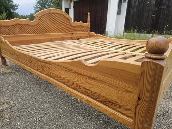Masivní královská postel 200x200 cm - 3