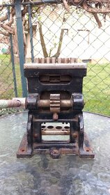 Starý Dentální pákový lis - 3