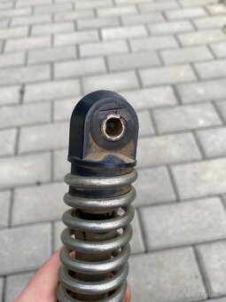 Zadní tlumiče Babetta 210 - 3