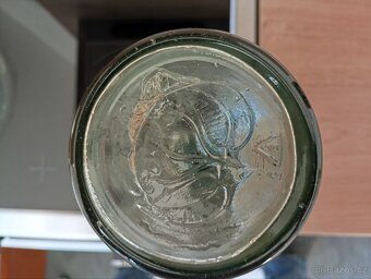 Stará láhev od likeru - 3