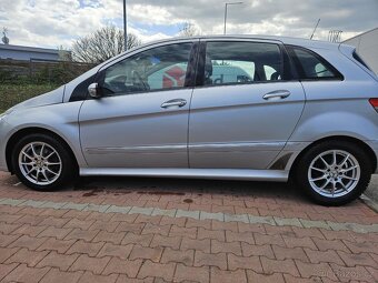 Mercedes Benz B - 3