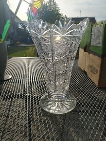 Prodám vázy z broušeného skla - 3