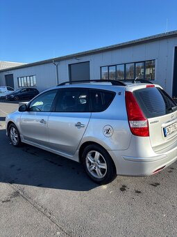 Hyundai I30 1.4 16V 80 KW - spolehlivý parťák na cesty - 3
