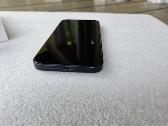 iPhone 12, černý, 64 GB - 3