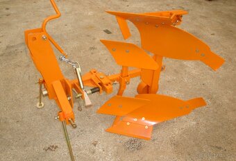 Jednoradličný obracecí pluh, obracák za malotraktor - 3