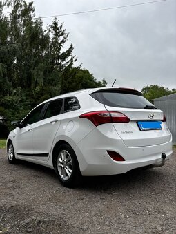Hyundai i30 kombi 1.6 GDI 99 kW - 3
