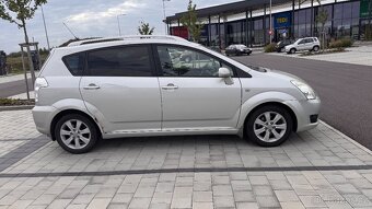 Toyota Corolla Verso 2.2 diesel - 3