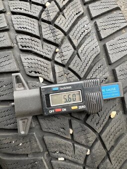 2x zimní 215/55 R17 98V zn. GOODYEAR - 3