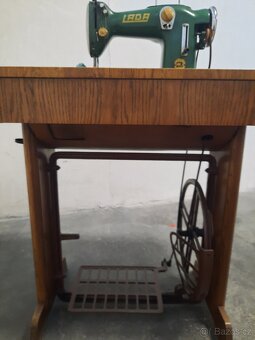 Šicí stroj Lada - 3