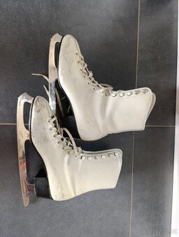 Dívčí brusle 38-39 - 3