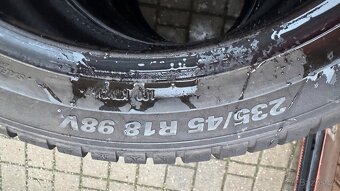 235/45r18 Kumho zimní - 3