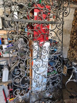 Věšáková stěna - kovaná - 3