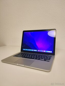 MacBook Pro 2015 | i5 • 8GB • 256GB - 3