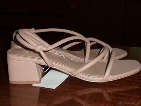 Nové-H&M-Pěkné sandálky,vel.39

 - 3