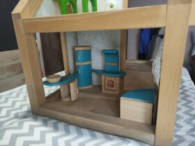 Dřevěný domeček pro panenky - 3