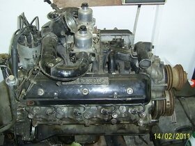 Prodám motor Rolls Royce V8 6,75 včetně převodovky - 3