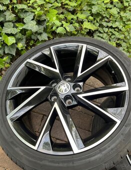 Prodám originální kola Škoda Vega R18 - 3
