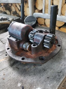 spodní víko hydrauliky zetor 4011 - 3