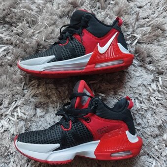 Sportovní basketbalové boty Nike Lebron Witnese 7 - 3