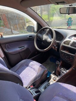 Peugeotu 206 na náhradní díly - 3