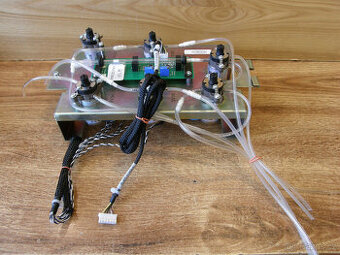 Laboratorní hydraulický rozvaděč, 6x elektroventil DC 12 V - 3