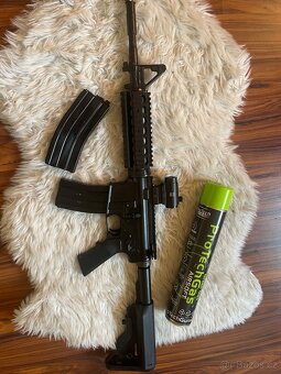 Airsoft M4 (BlowBack) - 3