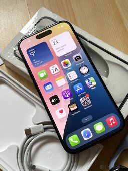Apple Iphone 15 128GB Black -- KRÁSNÝ STAV - 100% baterie - 3