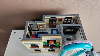 LEGO Creator Expert 10260 Restaurace v centru města - 3