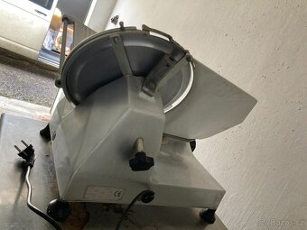 Nářezák / Kráječ FAC F 300 E - 3