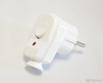 Síťová vidlice s vypínačem a kontrolkou BÍLÁ - 3