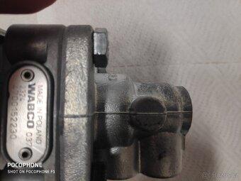 John Deere ventil vzduchových brzd - 3